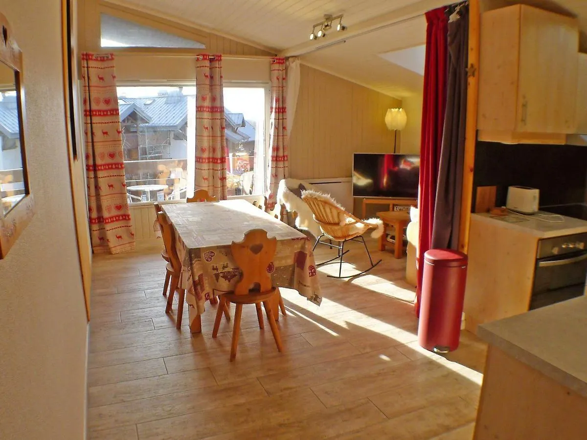Appartement Lumineux Au Dernier Etage, 3 Pieces, Centre De Samoens, Proche Commerces Et Navette Ski - Fr-1-629-23